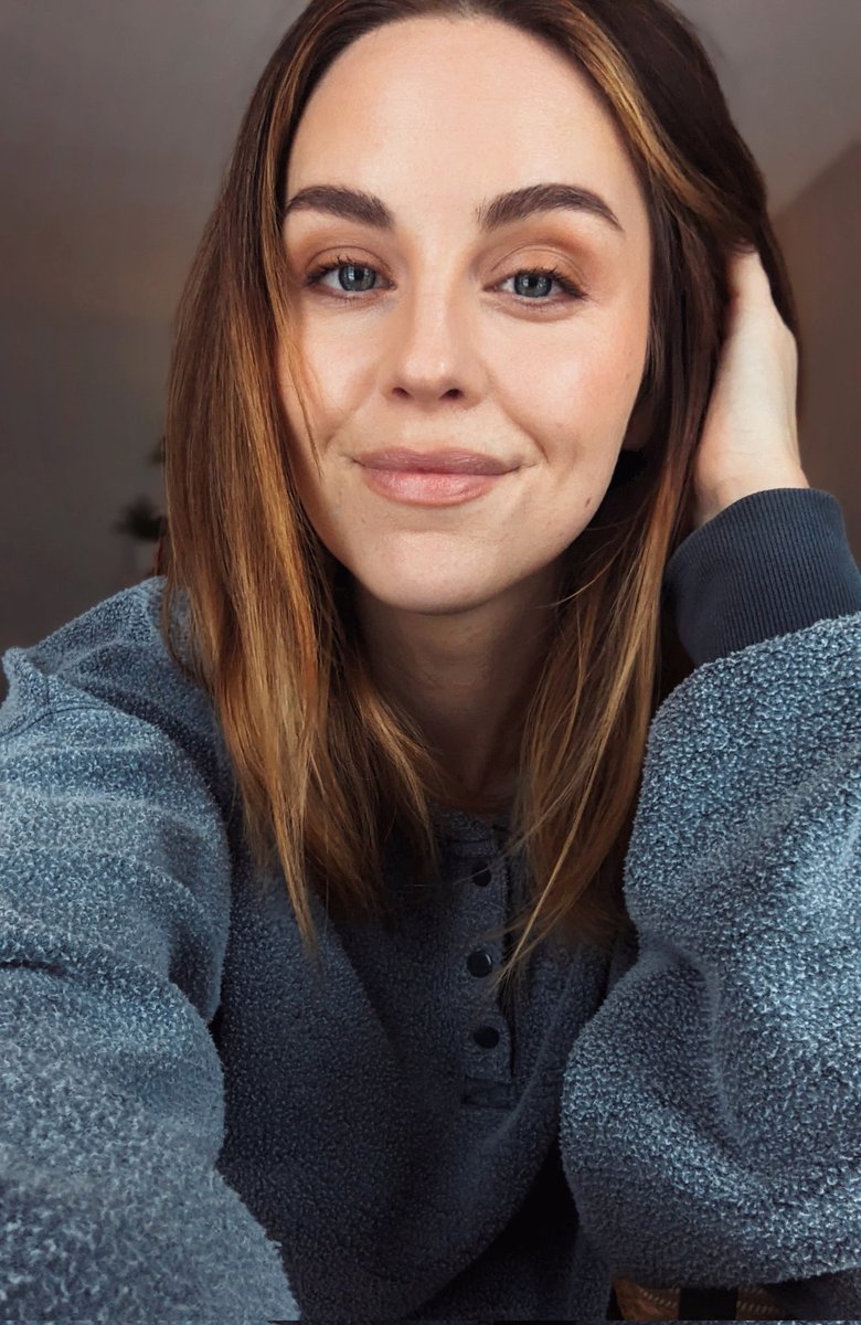 Live on Twitch 🤍 everyday this week 🤍 then taking some streams off to get into the studio and record SOME STUFF