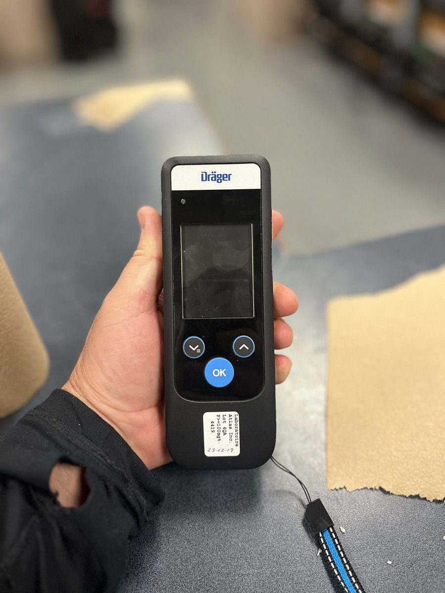 PCPappy's tweet image. Driver stopped at Happy New Year lunch hour “RIDE”  spot check on Wilson Ave. 
The driver blew an “ALERT”. 
Automatic 3-day licence suspension. 
Will need to pay for licence reinstatement &amp;amp; most likely new higher insurance rate upon renewal.
#VisionZero #DontDrinkorDrugDrive