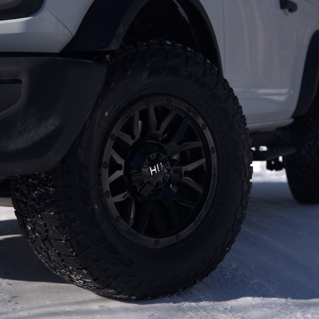 Fastwheelsalloy's tweet photo. Embrace this winter season with the Fast HD Menace.❄️ Engineered to withstand any conditions Mother Nature throws your way. 💪
#Bronco #Ford #trucks #wheels #truckwheels #fastwheels #FastHD https://t.co/LGD7NeZfmy