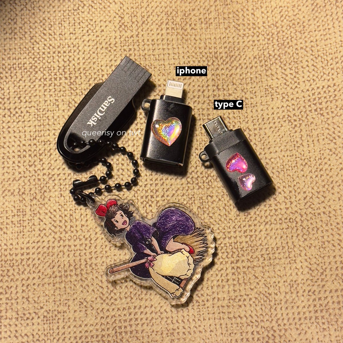 queerisy's tweet photo. 1. pindahin video &amp; photo ke sandisk ⤵️ 

ini aku lakuin buat data-data penting alias fancam konser.. alasan kenapa pindahin ke sandisk, karena videonya gak akan berubah resolusinya dan kalau mau diputer gak lama loadingnya (beda sama icloud) 

lebih rapi aja enak dilihat 🫶🏻 https://t.co/2RUeaja3YY