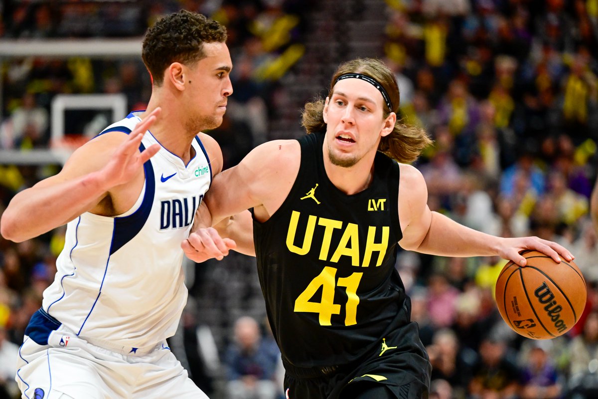 There are 5 NBA players this season who are averaging a triple-double per 100 possessions: — Nikola Jokić — LeBron James — Luka Dončić — Domantas Sabonis — Kelly Olynyk 👀 #Jazz ⎹ #TakeNote