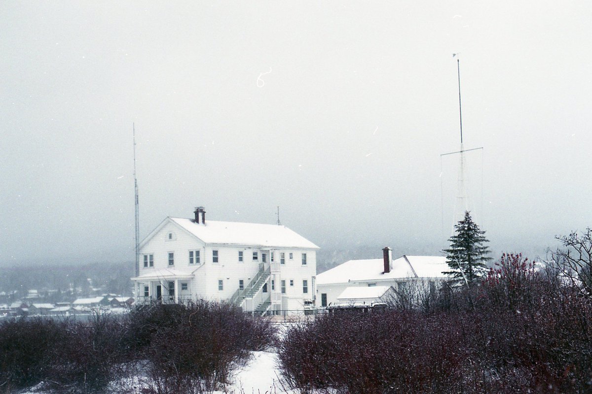pwgorma's tweet photo. winter days on 35mm film https://t.co/S64mU1ncnG