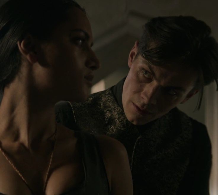 Ren161016's tweet image. #Fabrikator #SaveShadowAndBone #SixofCrowsSpinoff @netflix holidays are over. Now bring them back