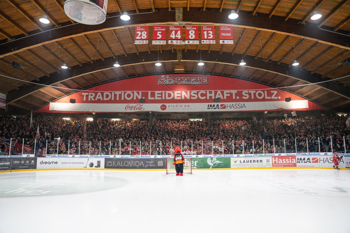 DEL2_News's tweet photo. Mit insgesamt 80.204 Zuschauern verbucht die #DEL2 einen neuen Rekord.  An den Spieltagen am 26., 28. und 30.12.  strömten so viele Fans wie noch nie in der DEL2-Geschichte in die Stadien. https://t.co/sVPps3rNMV Fotos: JMD Photographie / Christoph Jürgens / Chuc Fotografie https://t.co/MHiTfiUdxG