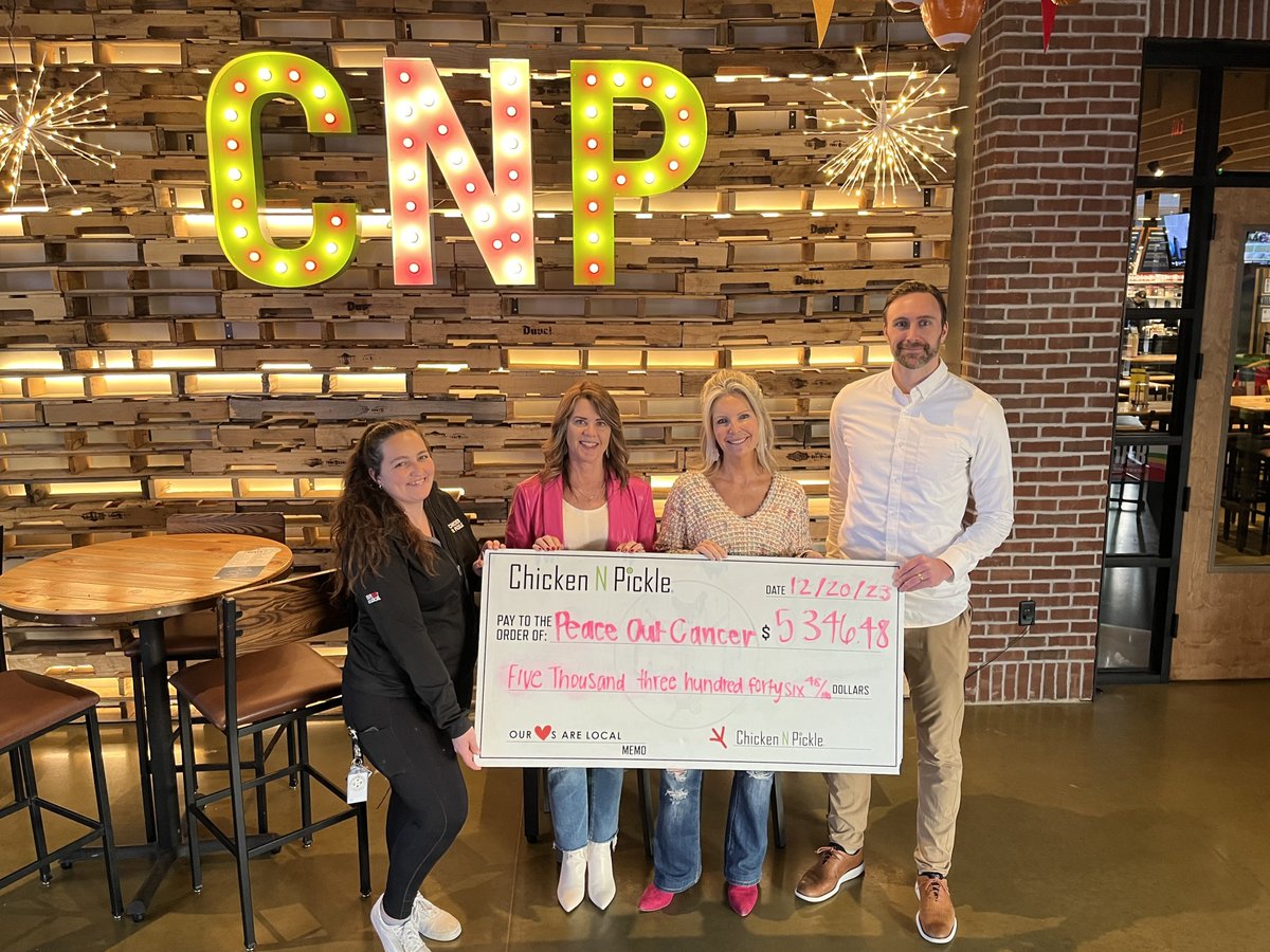 WDD was honored to present checks for the proceeds of @ChickenNPickle 's Wine Walks to KC Pink Warriors and Peace Out Cancer. Thank you to CNP FOR supporting these organizations, and to KC Pink Warriors and Peace Out Cancer for their hard work for both survivors and patients!
