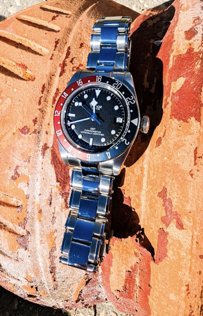 Watch_N_Time's tweet photo. Don't often wear this one when I am home. 

The #TudorBlackBayGMT is one of the most enjoyable pieces I have in my collection.  It is suited to almost any situation.  It is truly hard to think of a scenario outside of full dress where this watch would be simply out of its depth. https://t.co/07MPwf2QGN