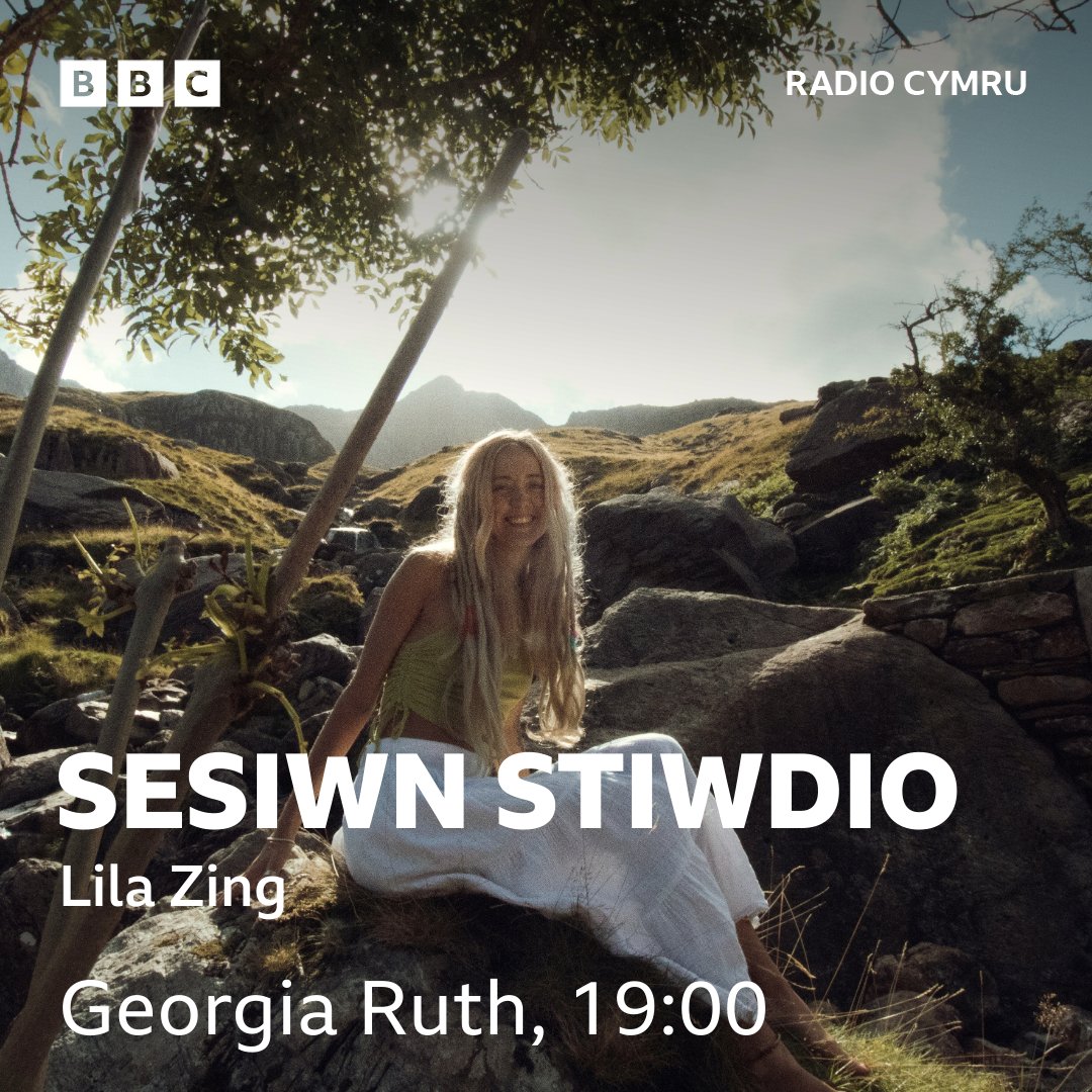Radio Cymru (@bbcradiocymru) on Twitter photo Blwyddyn newydd 🤝 Cyfres newydd o sesiynau stiwdio! 🎶🤩
Ymunwch â Georgia Ruth heno am 7yh i glywed sesiwn newydd sbon gan yr artist ifanc Lila Zing👏😁 <a href="/GeorgiaRuth/">Georgia Ruth</a> @LilaZingMusic
Ar gael ar <a href="/bbcsounds/">BBC Sounds</a> 📲 bbc.in/48gwflC Blwyddyn newydd 🤝 Cyfres newydd o sesiynau stiwdio! 🎶🤩
Ymunwch â Georgia Ruth heno am 7yh i glywed sesiwn newydd sbon gan yr artist ifanc Lila Zing👏😁 <a href="/GeorgiaRuth/">Georgia Ruth</a> @LilaZingMusic
Ar gael ar <a href="/bbcsounds/">BBC Sounds</a> 📲 bbc.in/48gwflC
