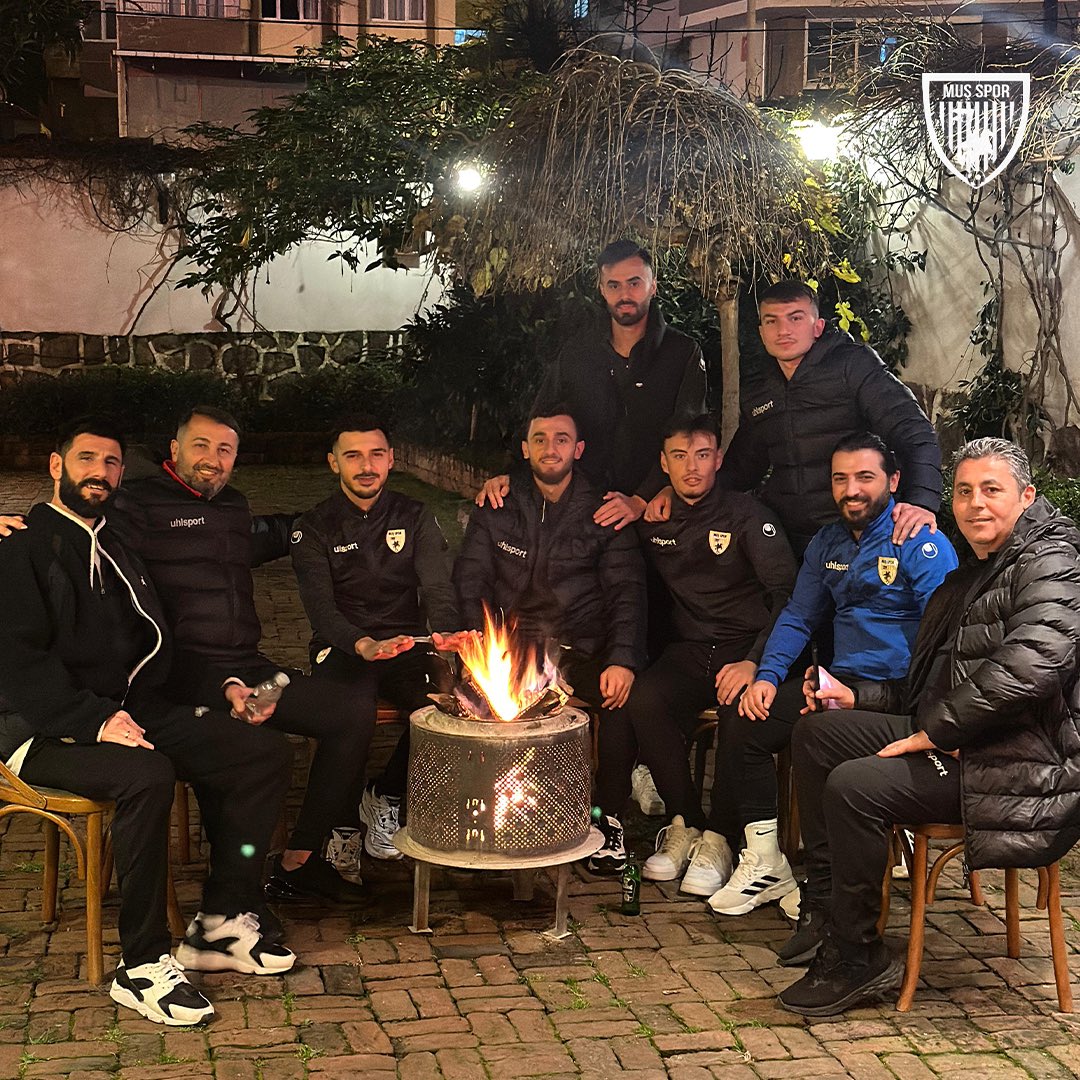 TFF 3.Lig’in ikinci devresi için hazırlıklarına Trabzon’da devam eden takımımız, Kaan Olta Balık’ta düzenlenen yemekte bir araya geldi.