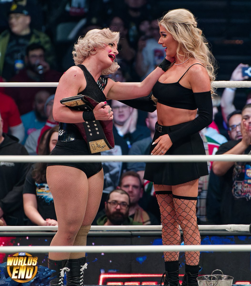 #ToniStorm @MariahMayx #AEWWorldsEnd - Shot for @AEW