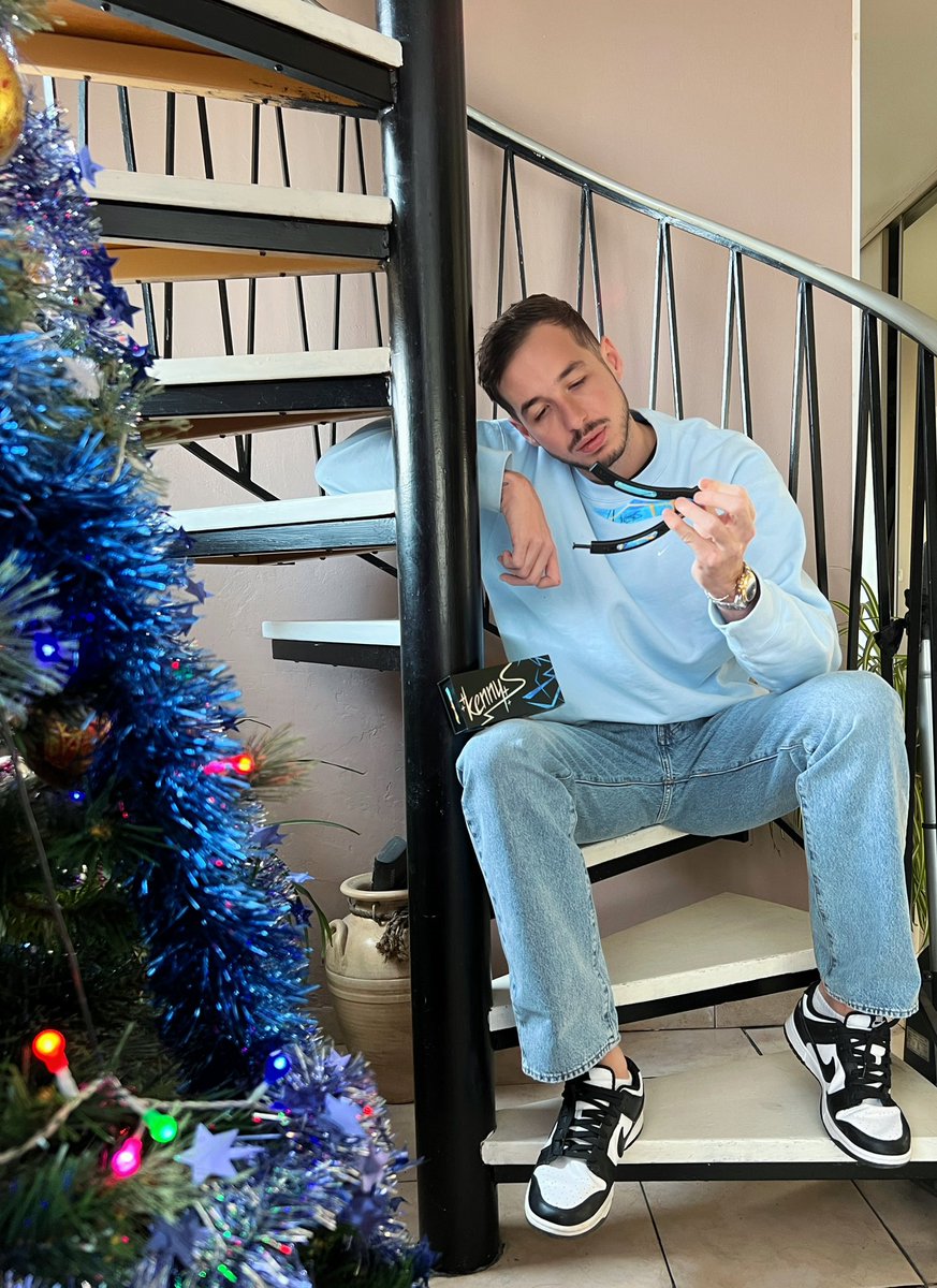 kennyS_'s tweet photo. Let’s start the year properly with a @KnifyGG giveaway ! 🎄🎁
➡️ 5 IRL butterfly knives “kennyS x Knify” 

✅ Like &amp; RT this post
✅ Follow @kennyS_ &amp; @KnifyGG 
✅ Tag 2 friends 

Winner will be chosen January 14th 🔥 https://t.co/4rpxN8lzoo