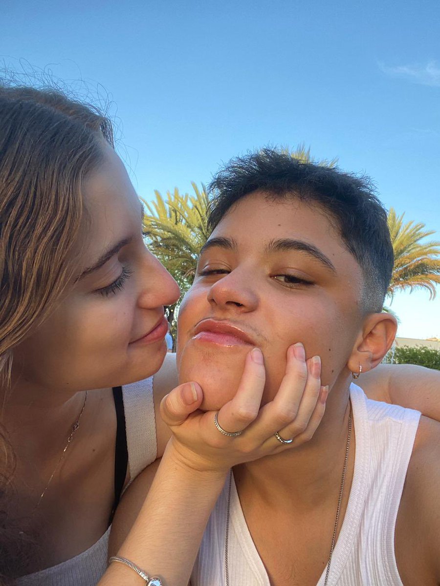biaarcencio's tweet photo. “eles dizem q é impossível encontrar o amor sem perder a razão” https://t.co/iUa9ClBZTK