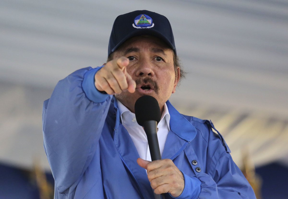 ReligiousNewsN's tweet photo. Pidió perdón a la Iglesia para ganar el voto y luego atacar por la espalda: eso ha hecho el dictador Daniel Ortega contra la iglesia y la población en #Nicaragua. En 1986, acuso de traición a la patria a monseñor Pablo Vega y  lo expulsó a Honduras en un helicóptero militar. https://t.co/CLlJyXu5kR