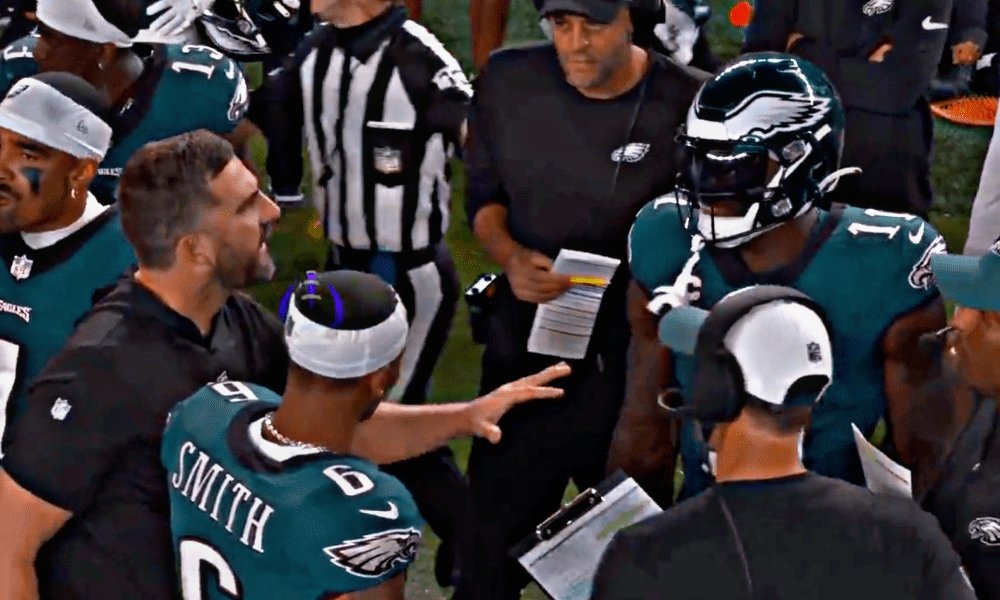 OmniStudioLive's tweet photo. REPORT: AJ Brown is at the epicenter of a fractured locker room, per the @PhillyInquirer.

Apparently his frustration is "tearing the team apart."

One anonymous player said, "Any time you have bad body language from a leader like that, other guys see it, and it’s not good." https://t.co/C9nhROO7od