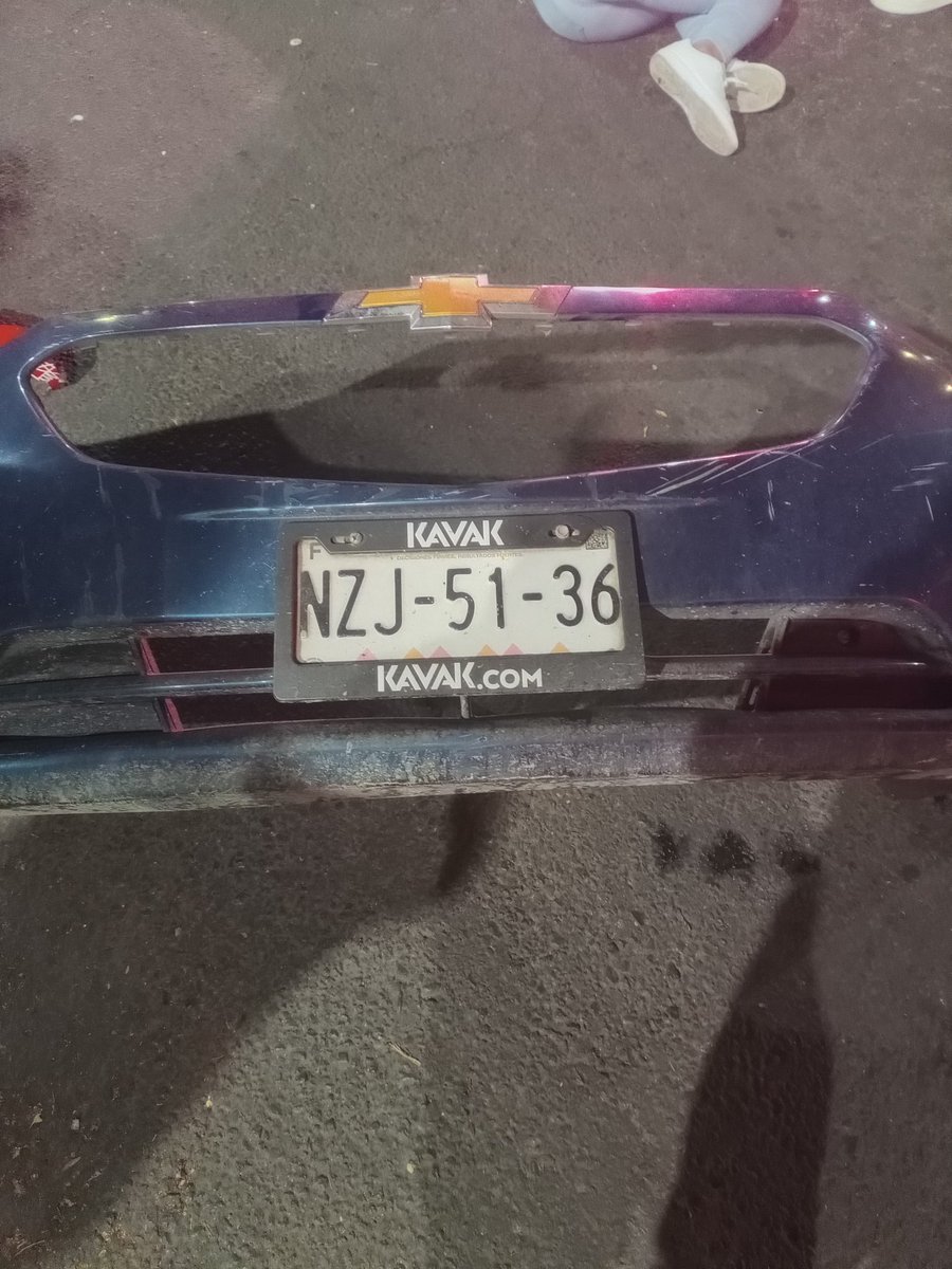 julioro71568344's tweet photo. Seguimos en búsqueda de el dueño de este carro que por su imprudencia le arrebato la vida a mi hijo pido de su ayuda para dar con el dueño https://t.co/6P6yaIPEs6