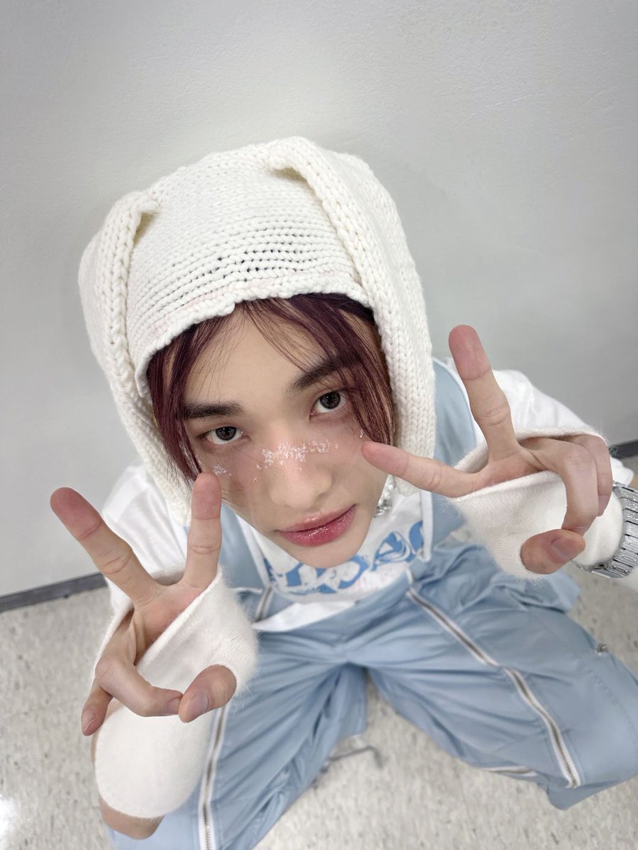 hwangsferret's tweet photo. kuromi                                      cinamonroll https://t.co/QY8eCC2gko
