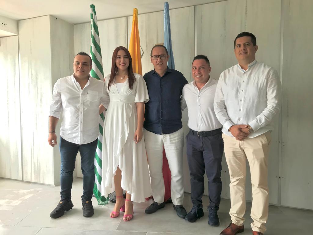 karendcedano's tweet photo. Realizamos la plenaria de instalación del Concejo Municipal de #Villavicencio para el periodo 2024-2027. Durante la sesión junto a mis compañeros eligimos la nueva Mesa Directiva. 👥

Trabajaremos con valores y principios por nuestra ciudad. 🫂
 
@PartidoMIRA https://t.co/Xc3INF0B94