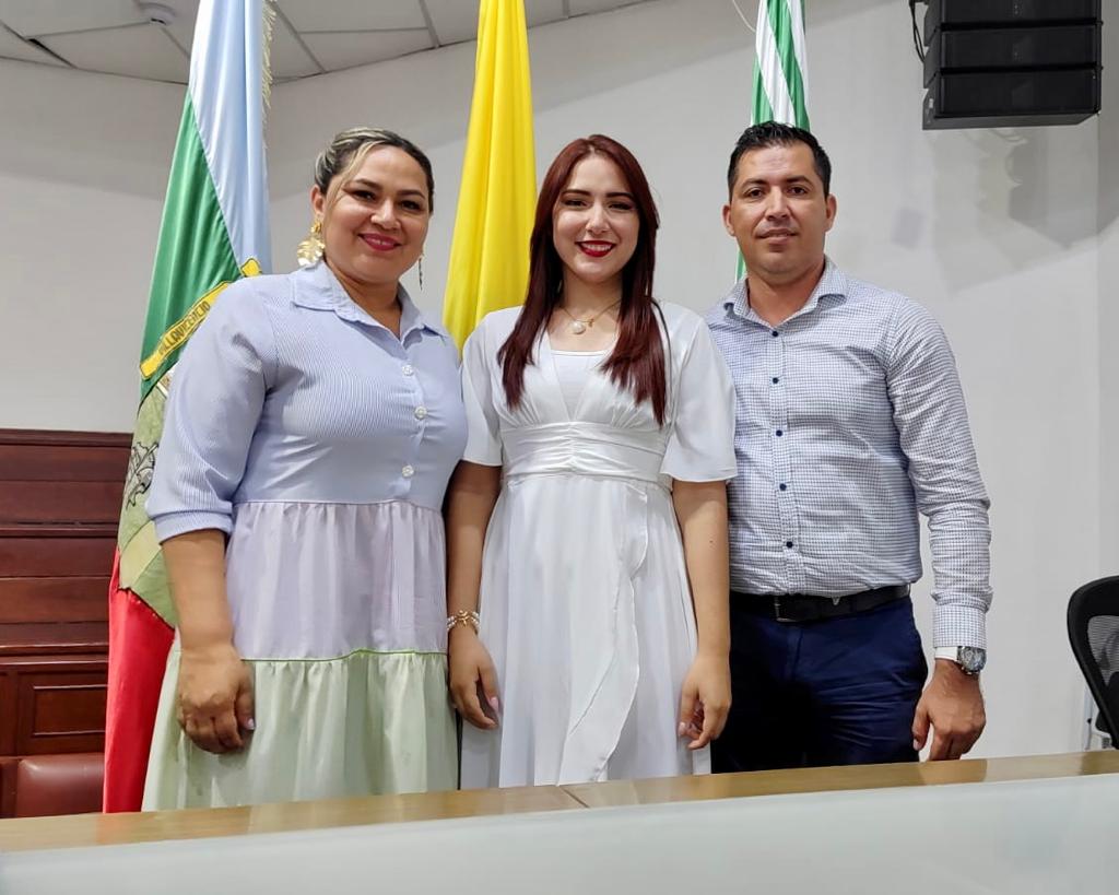 karendcedano's tweet photo. Realizamos la plenaria de instalación del Concejo Municipal de #Villavicencio para el periodo 2024-2027. Durante la sesión junto a mis compañeros eligimos la nueva Mesa Directiva. 👥

Trabajaremos con valores y principios por nuestra ciudad. 🫂
 
@PartidoMIRA https://t.co/Xc3INF0B94