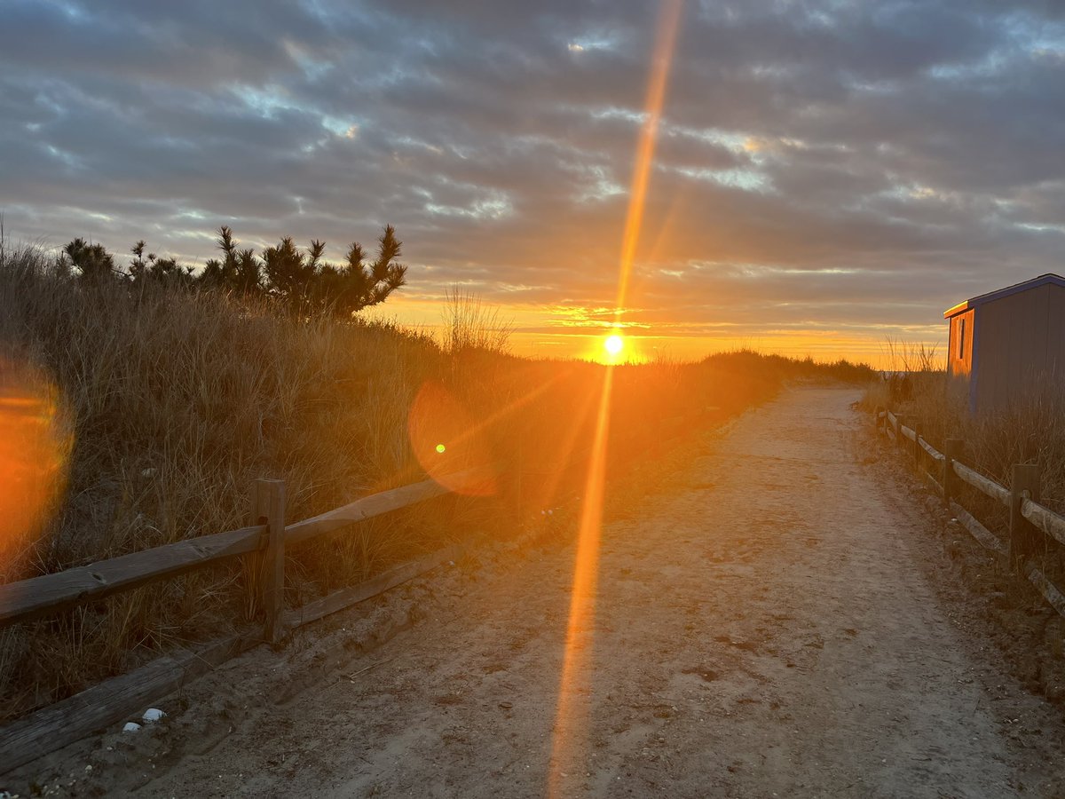Meeeemzy's tweet photo. #2024 #brigantine2024 https://t.co/NmVBjYZiS2