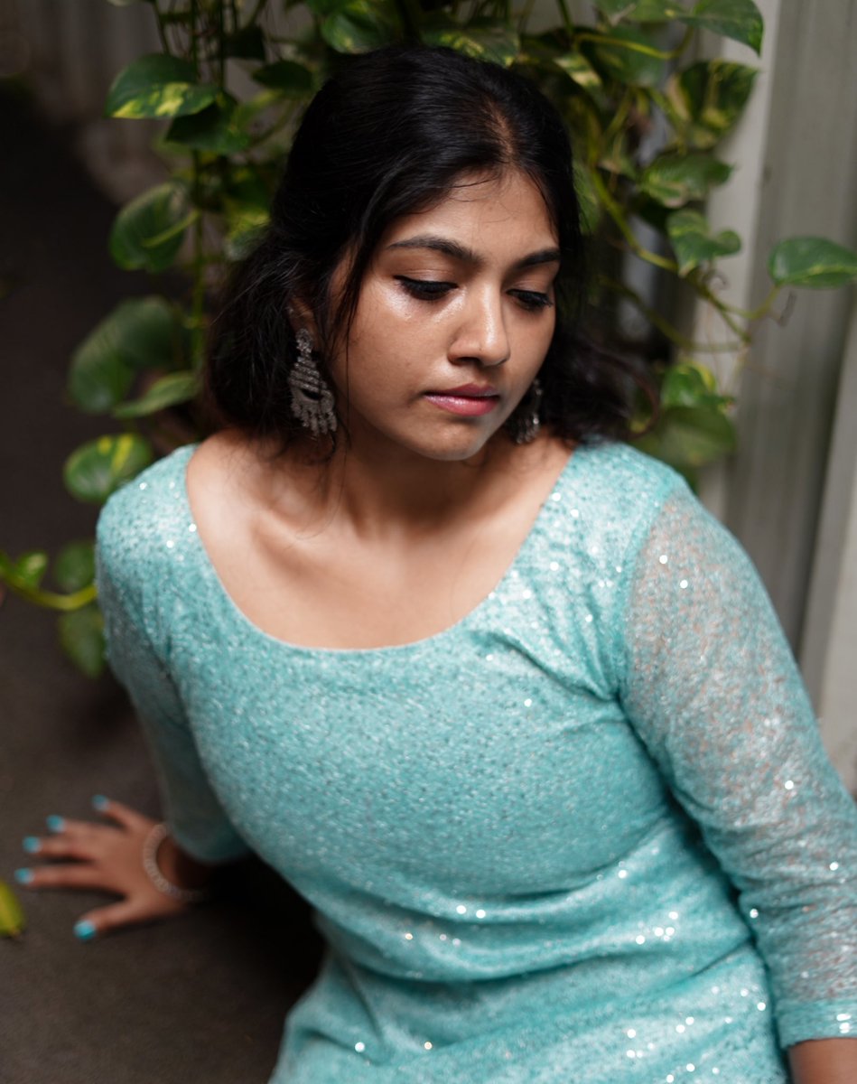 SuruthiSakthi's tweet photo. A sky full of stars ✨

#suruthisakthi #cinema #movie #music #moon #glare #glow #suruthisakthivel #love #artist #india #model #glitter #portraitphotography #actress #modelphotoshoot  #trending #love #actorslife #skyblue #stars https://t.co/okRET2SE2c