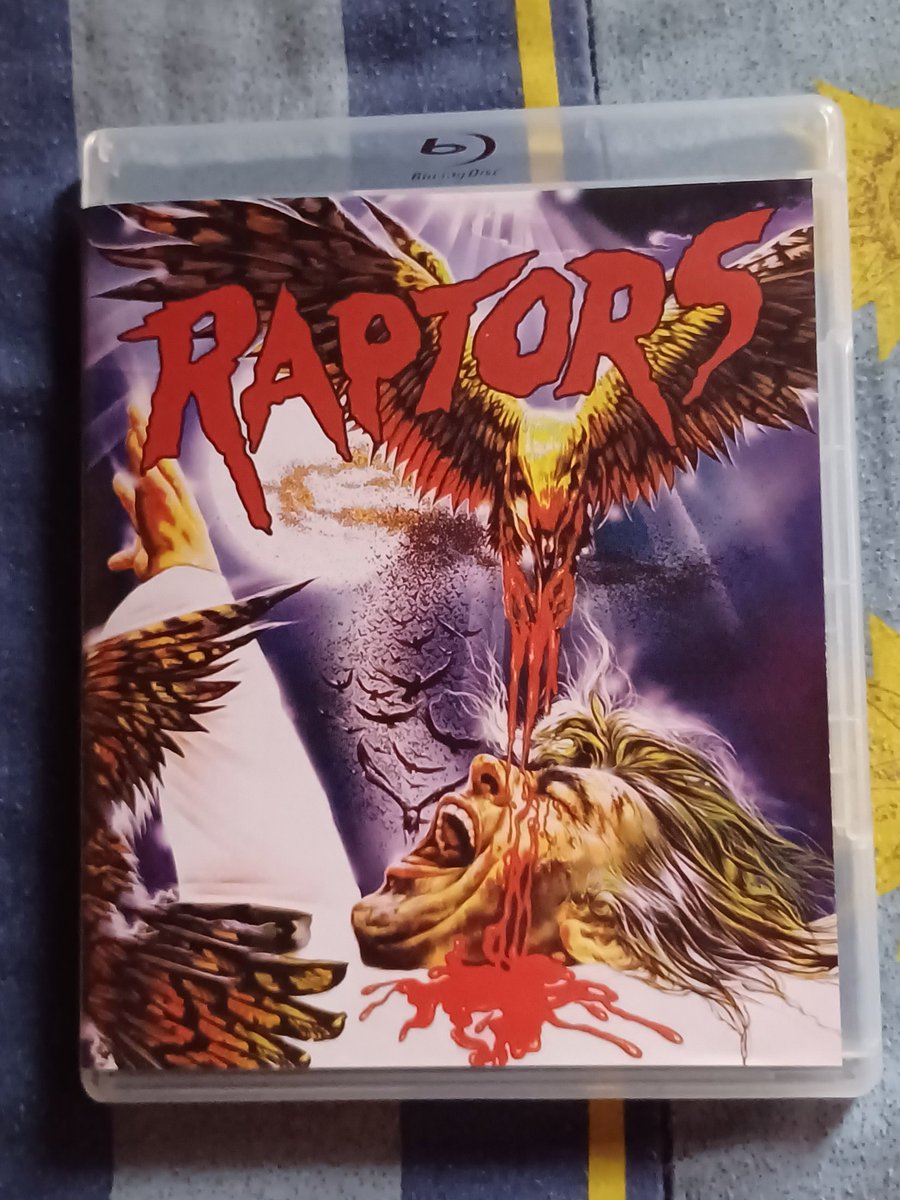 ajl__66's tweet photo. Tonight's movie - Killing birds (1988) A group of college students looking for a rare bird are attacked by zombies (they don't make them like this anymore π) #HorrorCommunity #HorrorFamily #HorrorAddict #HorrorFanatic #HorrorObsession #80sHorror https://t.co/6Epn2exPx6