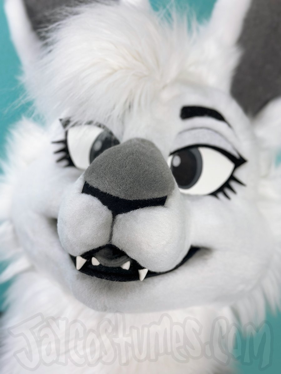 Here is Kailen’s winter look! What do you think about her sharp bunny teeth? 

((Opening for one head/partial commission on January 17th!))