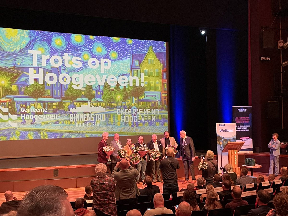 Stadslicht festival Hoogeveen, Hogevener van het jaar. Dik verdient. Gefeliciteerd!