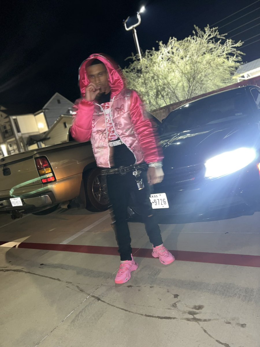 Let a nigga try to take some nigga ass gone, take one to the face. 🧑🏾‍🦱💥🔫