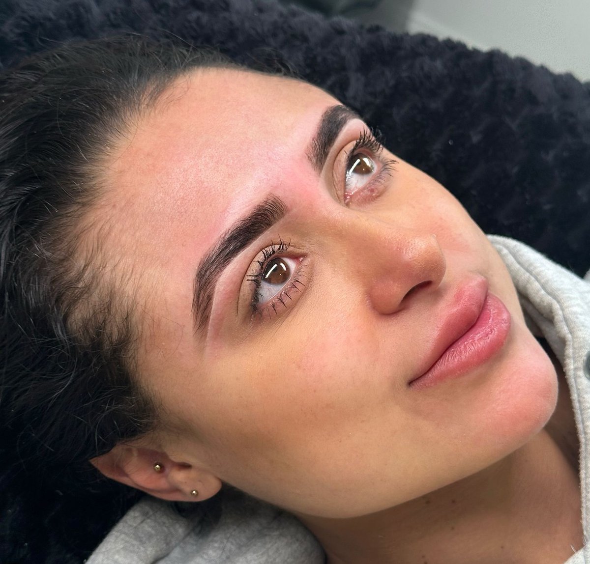 huntordyeuk's tweet image. Perfect your brows this year 🖤

Using Apraise Eyelash and Eyebrow Tint in shade Dark Brown 3 

Brows by @zm_browartist

Shop now on Hunt or Dye 🖤 #hod #huntordye #microblading #semipermanentmakeup #permanenteyebrows #eyebrows #browtinting #browwax #thickbrow #fluffybrow