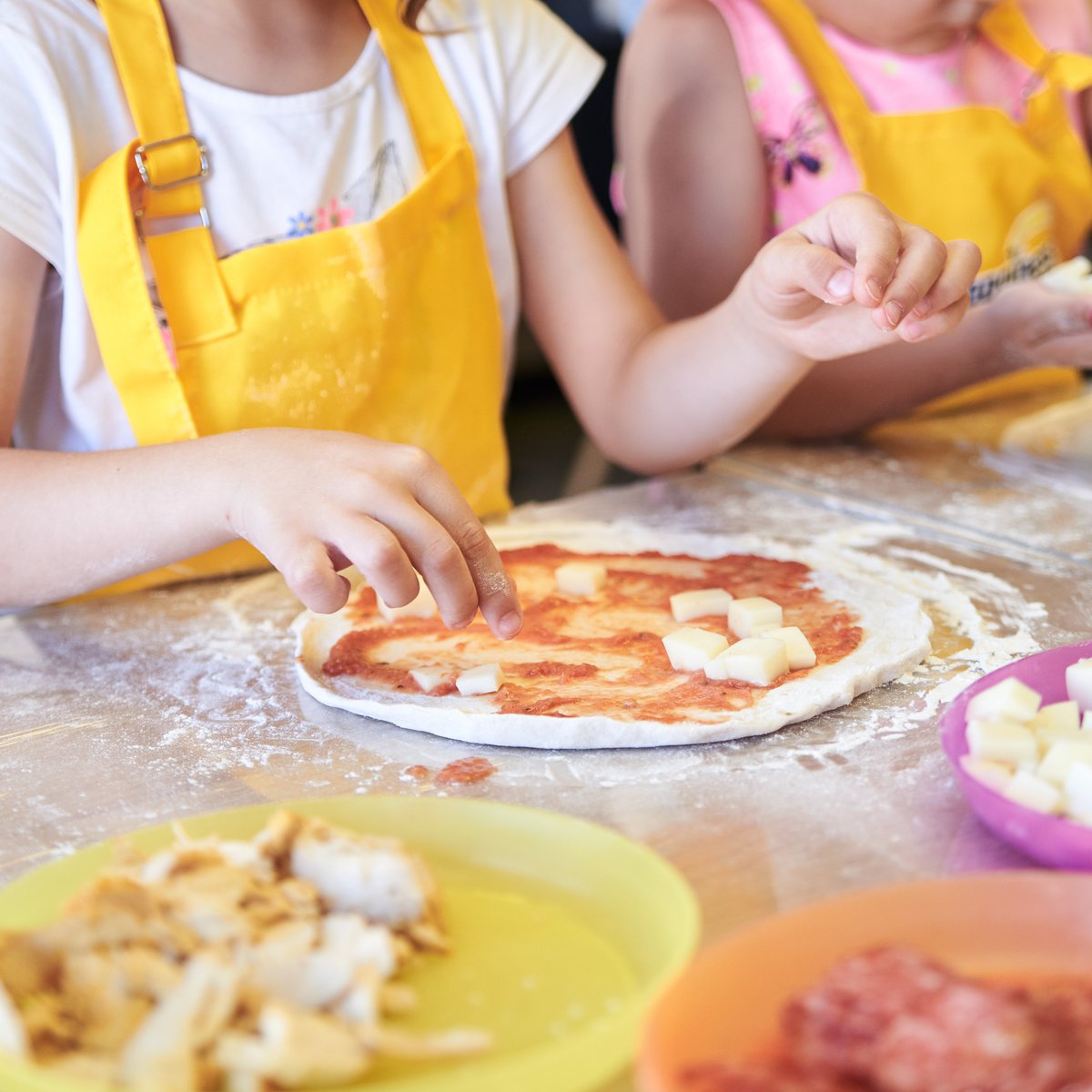 NDNAtalk's tweet photo. 🍕Activity: Child led baking - making pizza🍕

This activity will support children to develop their mathematical skills and language whilst making a simple pizza. 

https://t.co/Tq8vi2SATC https://t.co/gcuBofJVTV