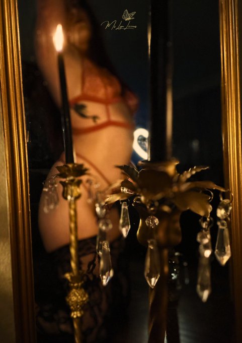 You know the best part of this photo? There are 33 more you don&rsquo;t want to miss in this set 🥰 you can<a href="/tag/lace"class="tags"><span>#lace</span></a><a href="/tag/pink"class="tags"><span>#pink</span></a><a href="/tag/tattoo"class="tags"><span>#tattoo</span></a><a href="/tag/romantic"class="tags"><span>#romantic</span></a><a href="/tag/mirror"class="tags"><span>#mirror</span></a><a href="/tag/romance"class="tags"><span>#romance</span></a>