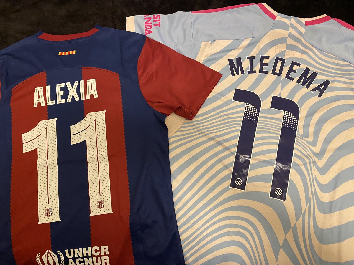 MadalinaFurdui's tweet image. Thank you @ThrowbackTops !!
Who said I can’t treat myself with a little late xmas gift!?? Two of the best #11 in the game! 🔥⭐️