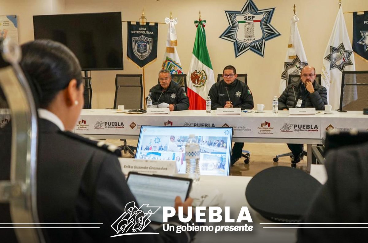 SSPGobPue's tweet photo. En el marco del Plan #PazSeguridadYJusticia, la SSP Puebla reforzó la operatividad de la @CAuxiliarGobPue durante 2023, con la entrega de 50 patrullas, 3 mil 600 uniformes y 200 armas de fuego al personal.

✅ Estos y otros resultados fueron presentados por la directora de la Corporación, Erika Guzmán, durante la cuarta sesión ordinaria de la Junta de Gobierno, encabezada por el secretario de Seguridad Púbica, Daniel Iván Cruz Luna.

Conoce más: https://t.co/KfTejDcWcZ