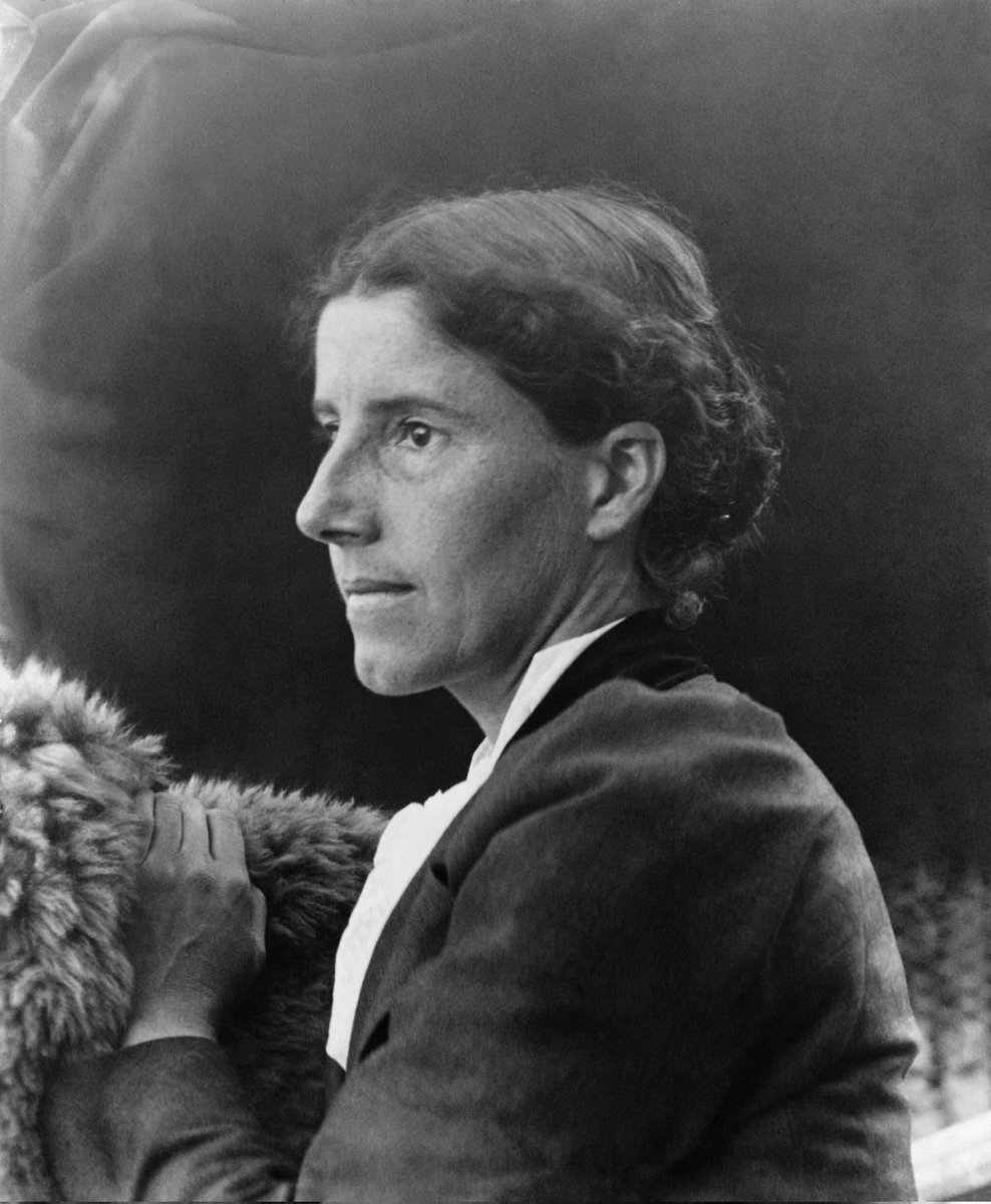 QuotationsPod's tweet photo. NEW EPISODE! 

Each one of us has a duty to society. It is how we help the world make progress. Author and publisher Charlotte Perkins Gilman explains in Ep185!

👉https://t.co/LrvzEWT22y👈

#newepisode #quote #quotes #quotations #podcast #podcasts #society #duty #young #old https://t.co/vcu4KuAH9o