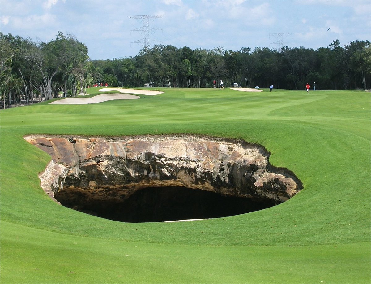 TeeTimesPub's tweet photo. #LIVGolf Course Preview - El Camaleón @ Mayakoba

LIV Golf’s first event will tee off in just 30 days so let’s look into what El Camaleón at Mayakoba has to offer!
This Greg Norman design has frequently been regarded as one of Mexico’s top courses. Most known for the natural caverns that are expertly worked into the course design. The cenotes, or caves, provide a unique visual that you wont find on many other courses in the world. I’ve attached a picture of one in the first fairway below, it’s around a 285 carry to the front of it and it’s right in the middle of the fairway and has been named the “Devil’s Mouth”. This hole generally plays as one of the hardest on the course.

What I like most about El Camaleón is the versatility of the course. At times it looks like you’re playing a resort course like Kapalua, but then other holes resemble a rainforest and you’re trying to avoid massive caves. While El Camaleón isn’t the hardest course you’re find on a professional circuit, it makes for a fantastic viewing experience and everyone that I know who’s played it has thoroughly enjoyed it.

El Camaleón played host to a PGA Tour event for several years, as recently as 2022 with the World Wide Technology in November of 2022. Viktor Hovland won in both 2020 and 2021 here. You may remember hearing about Matt Kuchar winning here and having some.. issues.. with his caddy afterward. Prior to LIV Golf coming here both Graeme McDowell and Pat Perez won here, in 2015 and 2016 respectively.

Last year’s event was a runaway as Charles Howell III put on an impressive display. While he only shot -3 in the first round (3 shots off the lead), he was able to follow that up with a strong -5 on the second day. Heading into the third round just one shot back from Peter Uihlein and Talor Gooch, he shot -7 on the opening 9 and gave himself a comfortable lead. He ended up winning the event by four shots and leading his @Crushers_GC team to a win at the inaugural event of the 2023 season.