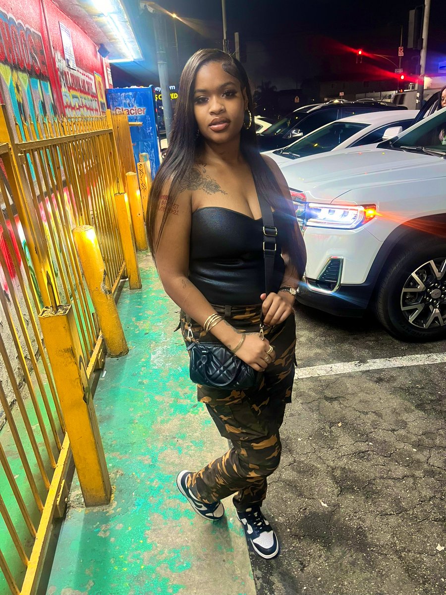 ThaaTruth4Real's tweet image. • HE MUST BE PARALYZED IF HE SAY HE AIN’T FEELING ME ♿️🫨🫨💋 #itsthatdeep