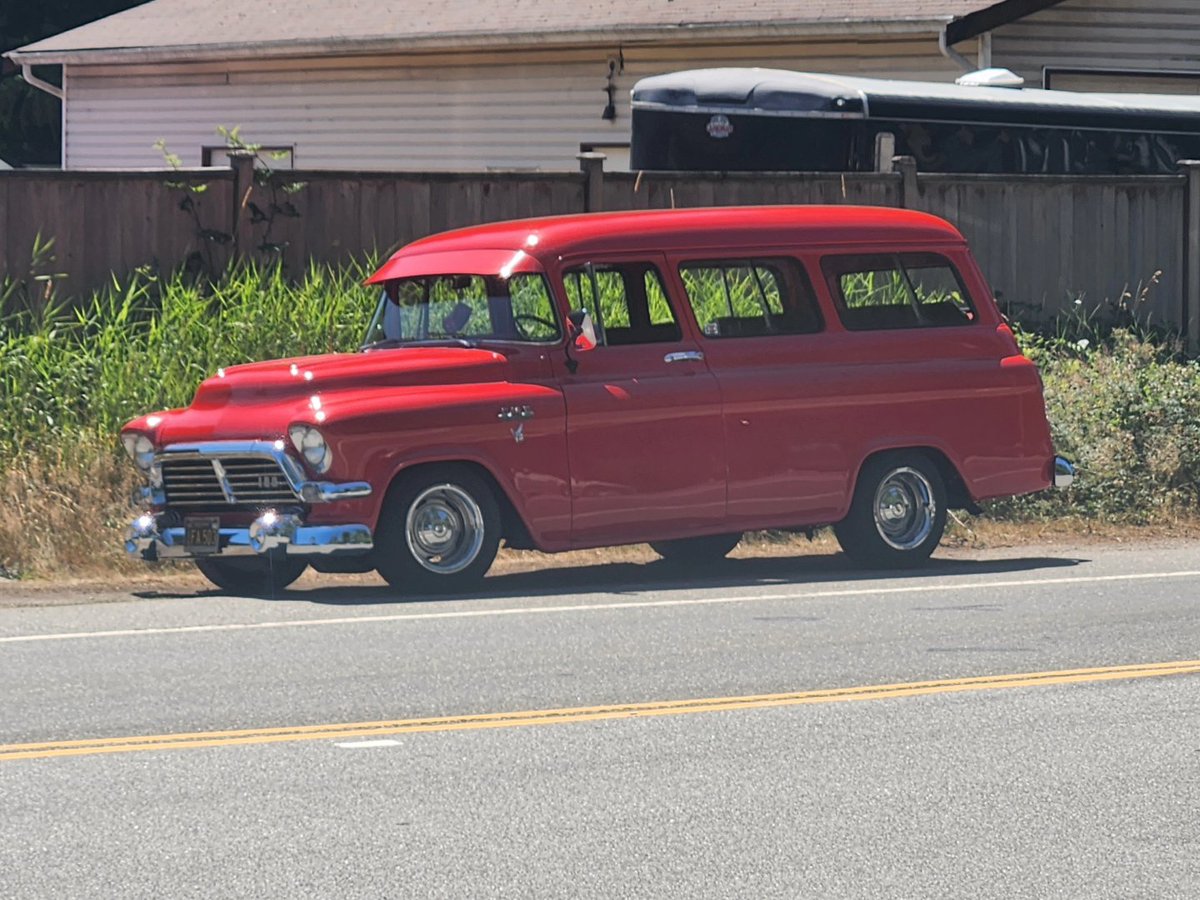 mopars_and_more's tweet photo. #gmc #gmcpanneltruck #panneltruck #1967dodgecornetrt #Ford #1967fordmustang #1972dodgechallenger https://t.co/wMRG0vt3sq