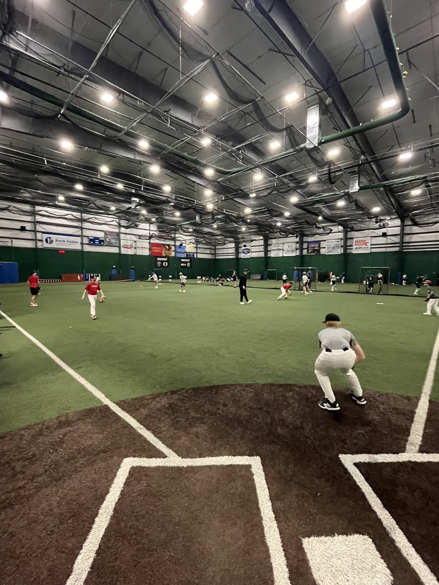 ubanebraska's tweet image. Boys putting in the work for an early season tournament.

#baseballforlife
 #dudes 
#puttinginwork