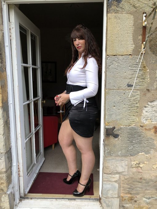 My new photoset is live. Login and enjoy!  https://t.co/5yhrNFihCh https://t.co/7CNpGYExRe