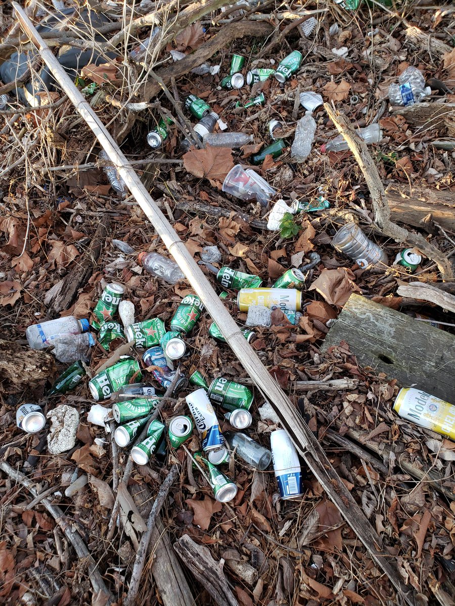 An after work cleanup on the shore of the Delaware River. We MUST do better #stoplittering #cleanup #pirika #pollution