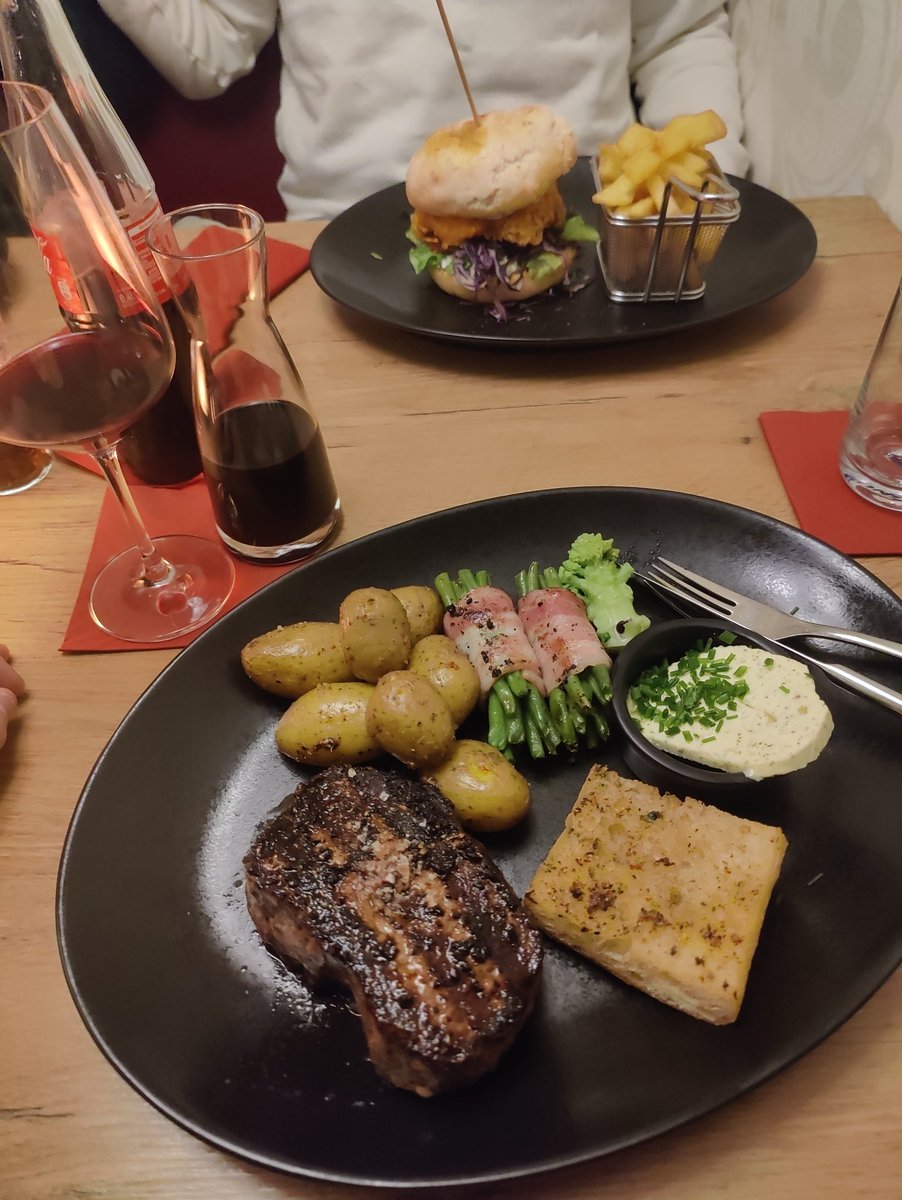 CashMasterDomii's tweet photo. Welcher Fotze möchte mein Essen bezahlen? Ihr dreckigen Sklaven!!
🔥💦💦

#sklave #Slave #Urlaub #Zahlsau #Zahlfotze #Sklavensau #Fußbilder #Füße #fotze #Sau #Kontofick https://t.co/2564Ml0gDT