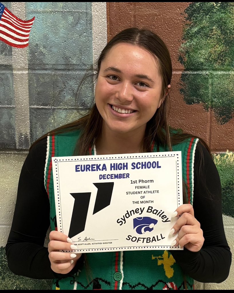 EHSmoSoftball's tweet photo. Congrats to Syd Bailey who was chosen as 1st Phorm’s December Female Student Athlete of the Month💪🥎 https://t.co/3Mi0XrWrSv