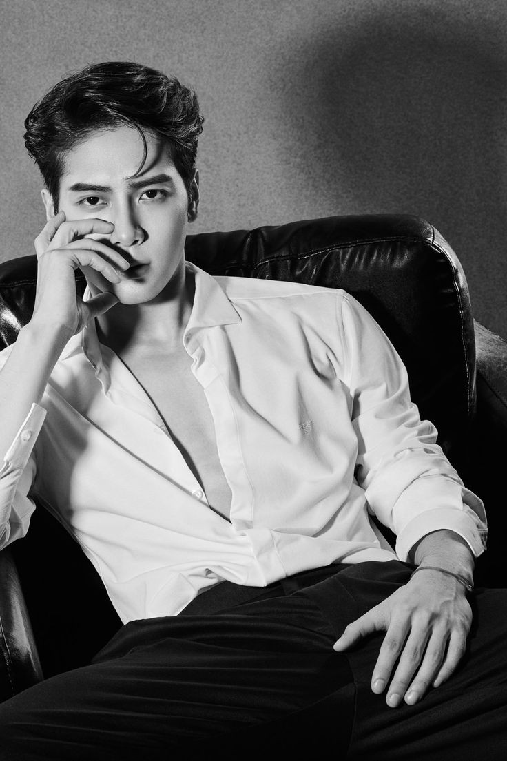 shawtyeros's tweet photo. @hoon_emo JACKSON WANG HERMANAS es por lejos el varon con la cara mas hegemónica de todo el kpop (si m lo pide le entrego todo) https://t.co/FOerCCSisP