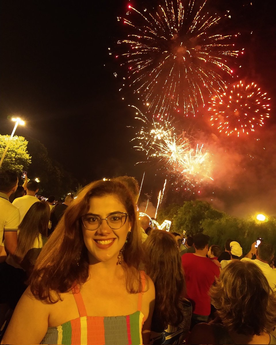 lariiluri's tweet photo. Feliz 2024 ✨ https://t.co/gjfGwSNaHj