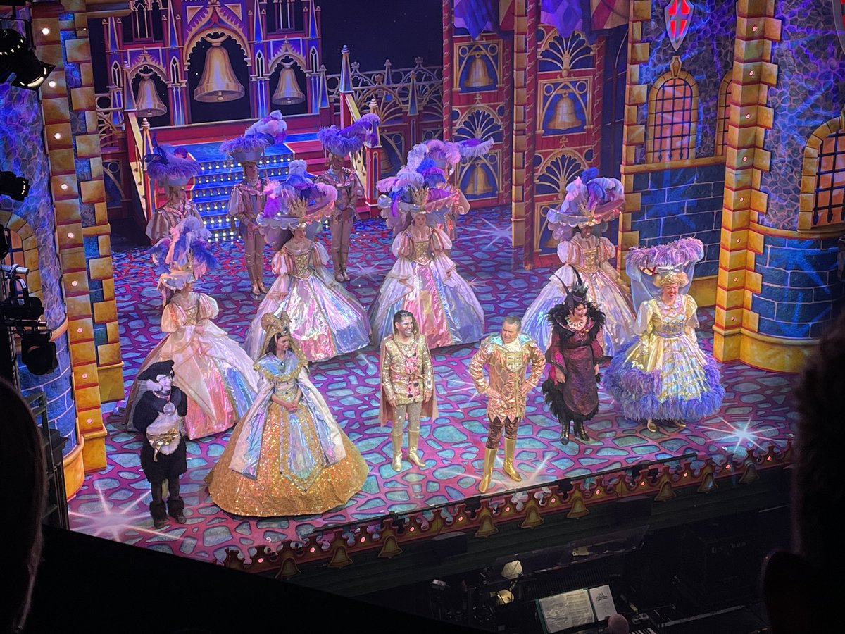@RoyalNottingham @DrRanj @realshanerichie Thank you to all the cast and crew of this year’s panto, Dick Whittington. I can’t remember when I last laughed so much and the perfect way to spend a couple of hours. Wishing you all the best for the final two weeks!