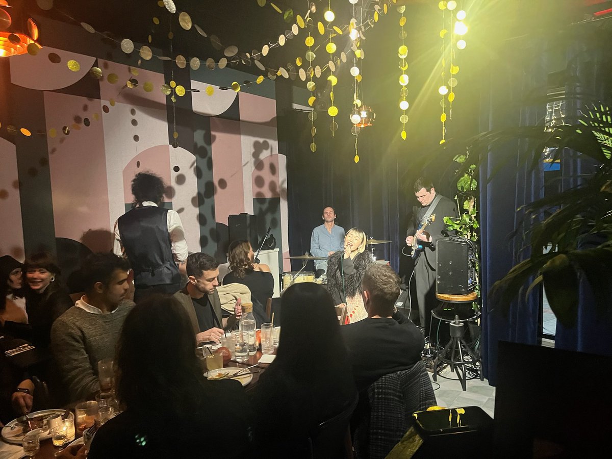 Emergency Tiara tweet media