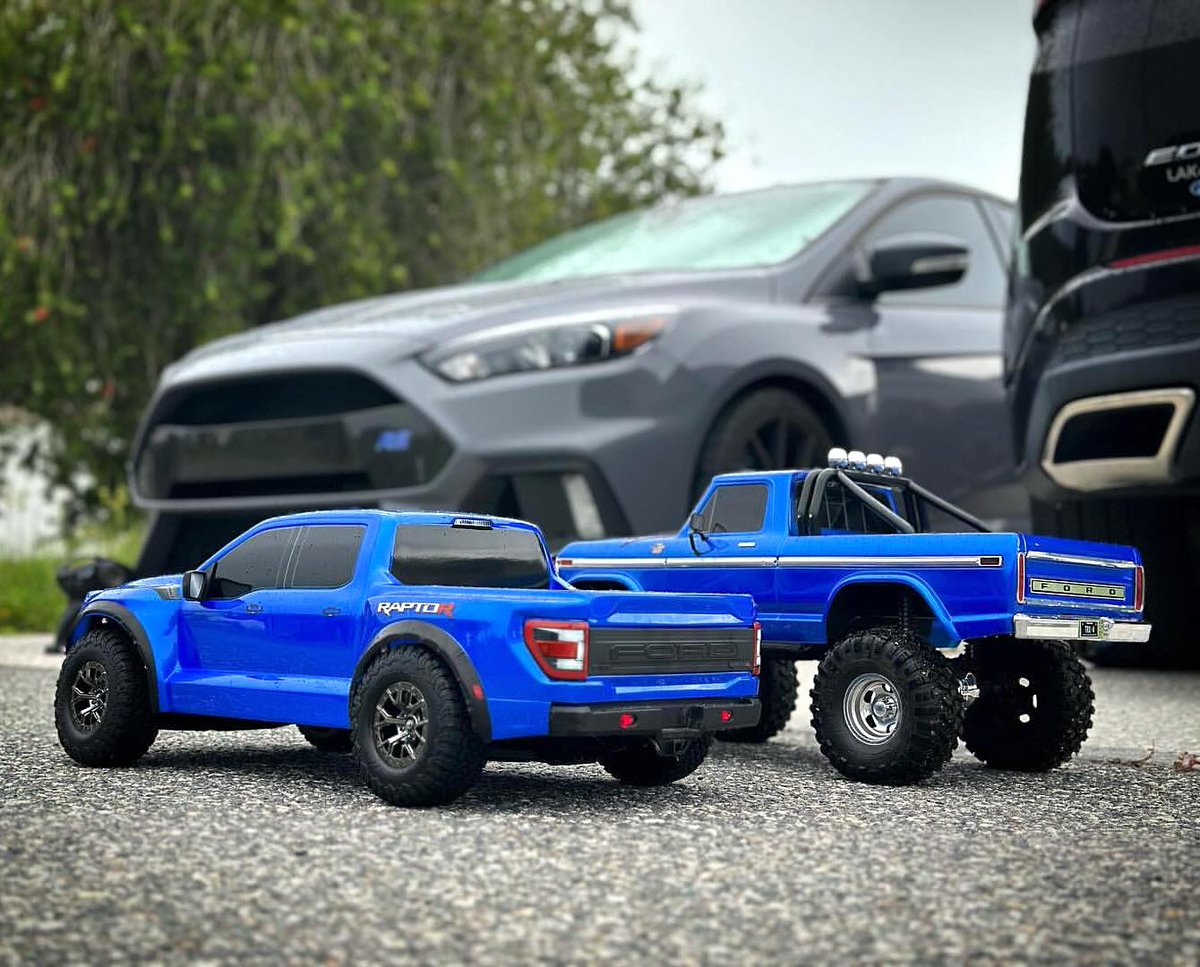 New Year. New trucks. 🎉
Start off 2024 fresh with some new #Traxxas models —> #TRX4HighTrail F-150 or #Ford Raptor R…. we’ll take both! 😎

[[Model # 101076-4]] #RaptorR
[[Model # 92046-4]] #TRX4F150
#FastestNameInRadioControl
#TraxxasFanPhoto 📸: datsvt
#TRX4Explore #RC