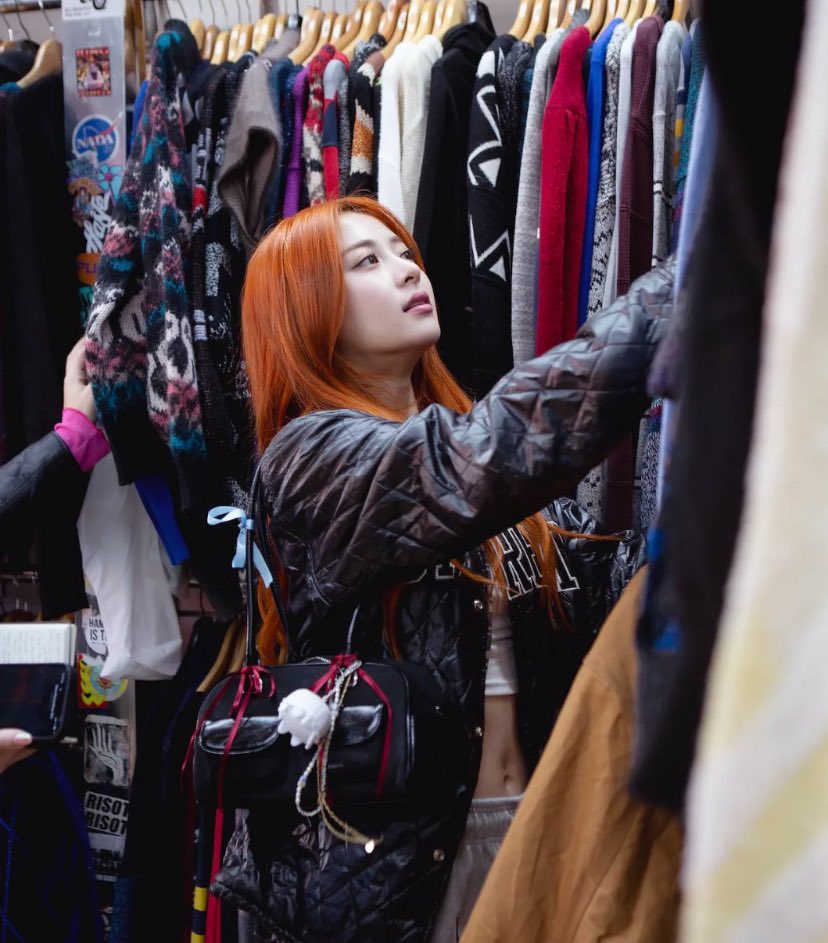 sserapics's tweet image. HUH YUNJIN IN NEW YORK