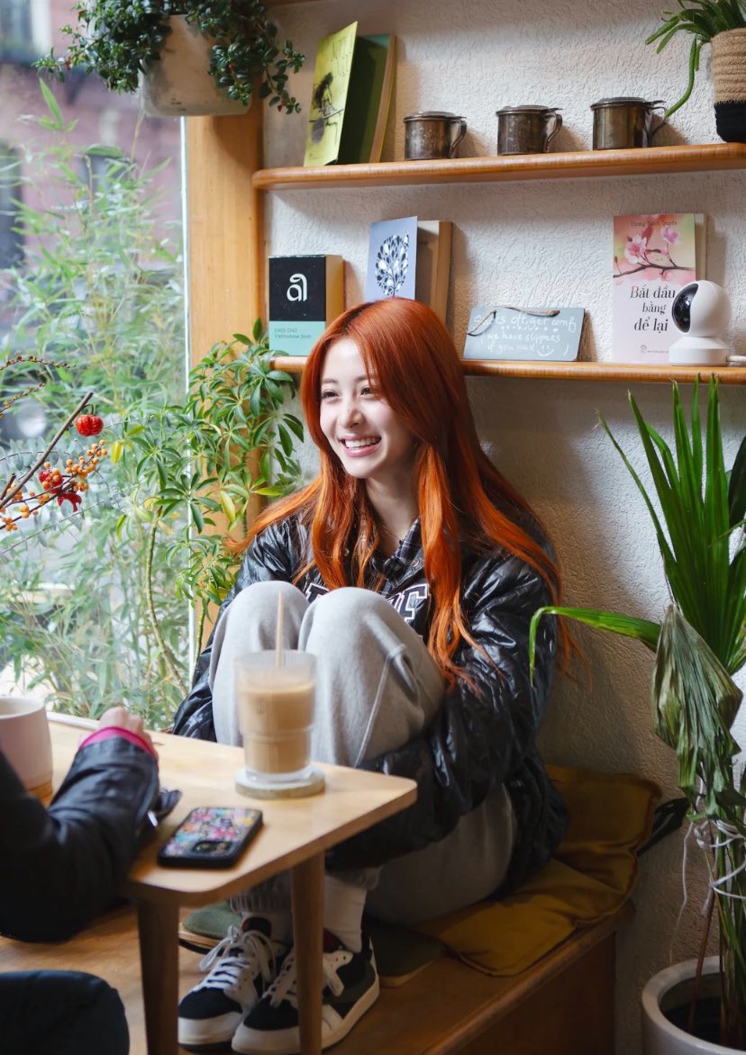 sserapics's tweet image. HUH YUNJIN IN NEW YORK