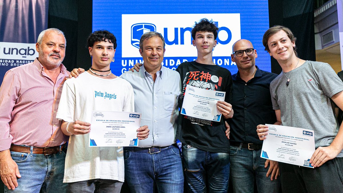 CascallaresPJ's tweet photo. Participamos de un acto realizado por la Escuela de Educación Profesional de la @unaboficial en el que se entregaron más de 270 certificados a estudiantes que concluyeron su formación en los distintos cursos y trayectos formativos realizados este año.

#BrownConVos https://t.co/avjz2KvuaV