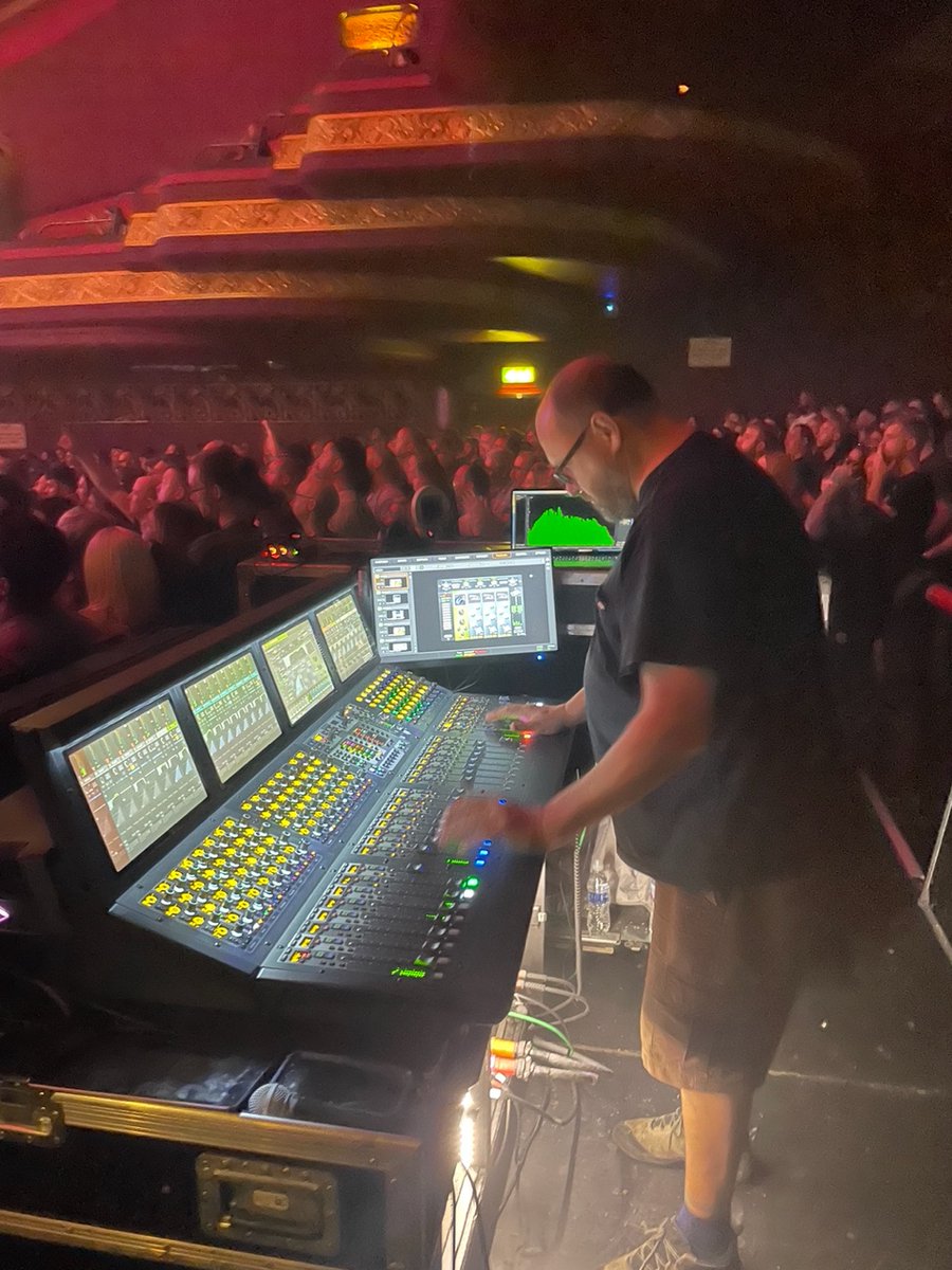 John Kerns (Bruce Springsteen, Shania Twain, Sammy Hagar, Styx, Ringo Starr, and Stevie Nicks) getting some good use of the McDSP 6034 Ultimate Multi-Band on his Avid S6L! Head over to mcdsp.com to learn more about the Live Pack bundle! 🤩